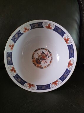 Porcelain Serving Bowl Japanese Imari Bowl Gold Details